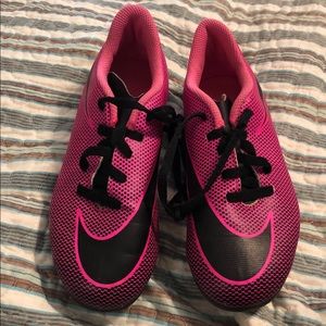 NEW Pink Youth Nike Soccer cleats size 1